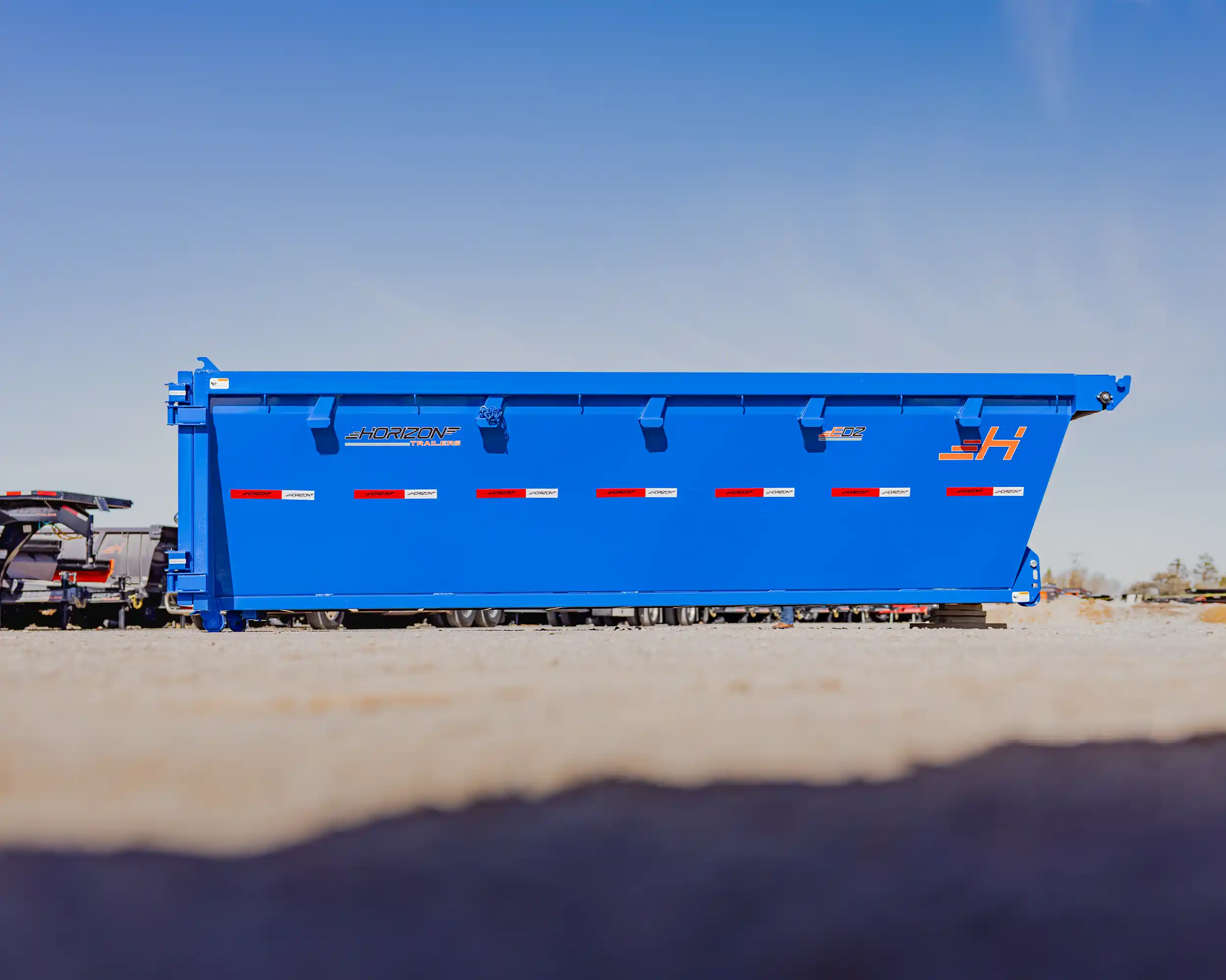 horizon trailers img